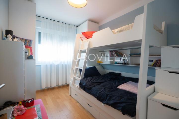 Zadar, Borik, luksuzan penthouse površine 137,26 m² s terasama na TOP lokaciji