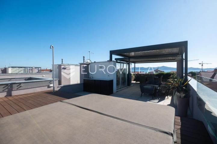 Zadar, Borik, luksuzan penthouse površine 137,26 m² s terasama na TOP lokaciji