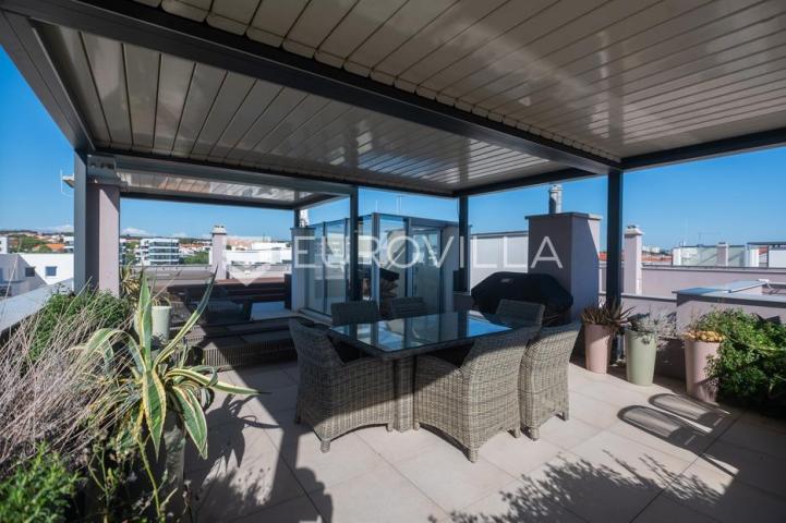 Zadar, Borik, luksuzan penthouse površine 137,26 m² s terasama na TOP lokaciji