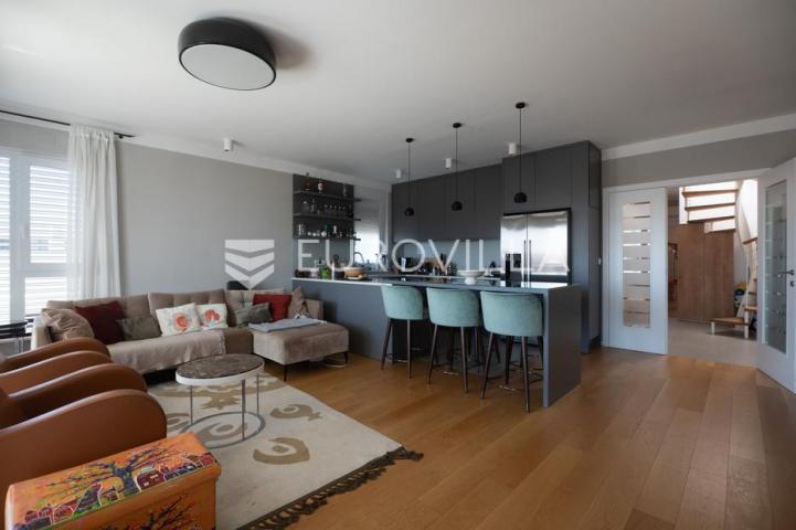 Zadar, Borik, luksuzan penthouse površine 137,26 m² s terasama na TOP lokaciji