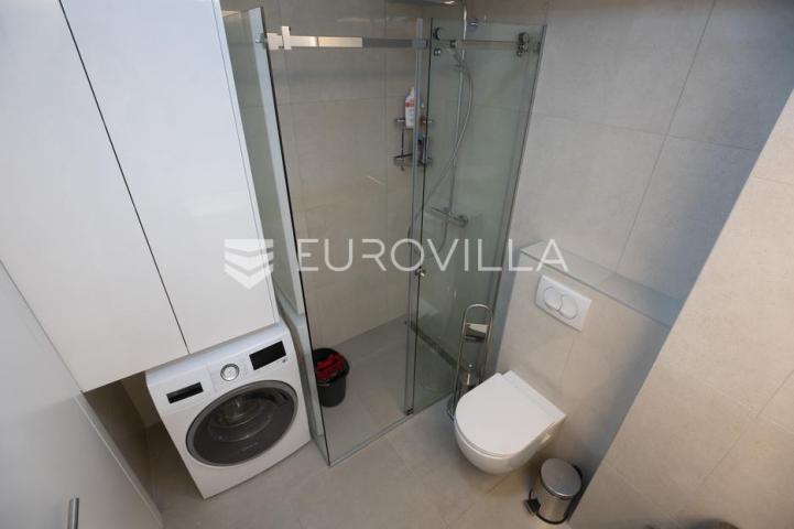 Zadar, Borik, luksuzan penthouse površine 137,26 m² s terasama na TOP lokaciji