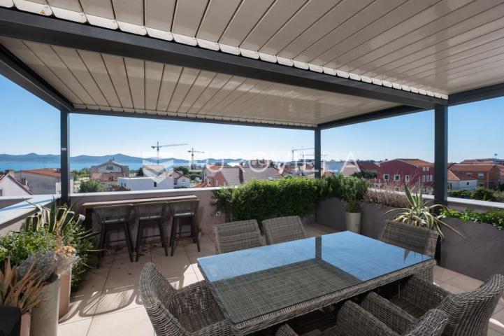 Zadar, Borik, luksuzan penthouse površine 137,26 m² s terasama na TOP lokaciji