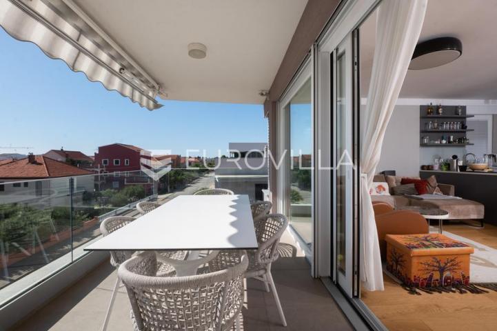 Zadar, Borik, luksuzan penthouse površine 137,26 m² s terasama na TOP lokaciji