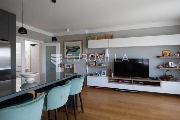 Zadar, Borik, luksuzan penthouse površine 137,26 m² s terasama na TOP lokaciji