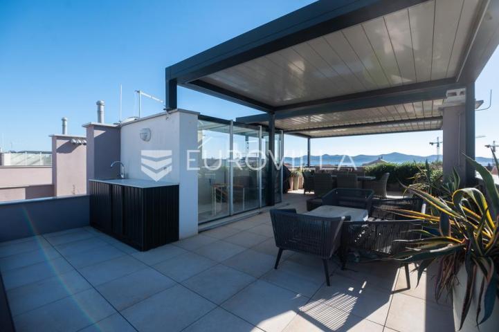 Zadar, Borik, luksuzan penthouse površine 137,26 m² s terasama na TOP lokaciji