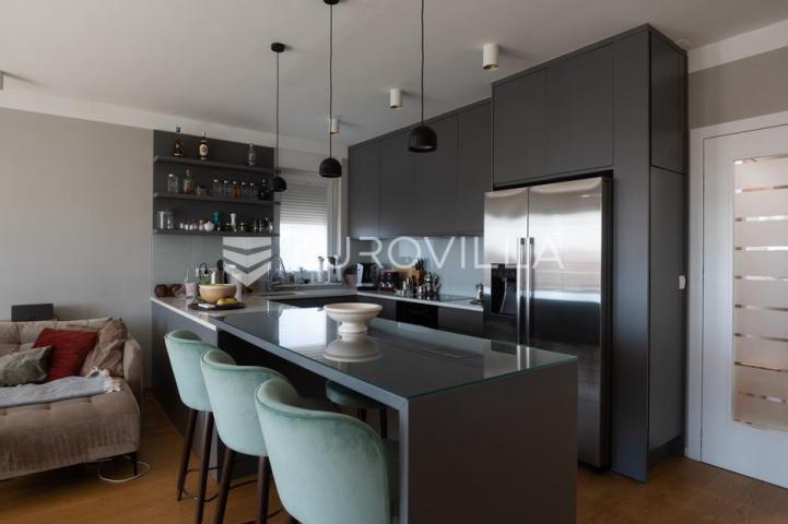 Zadar, Borik, luksuzan penthouse površine 137,26 m² s terasama na TOP lokaciji
