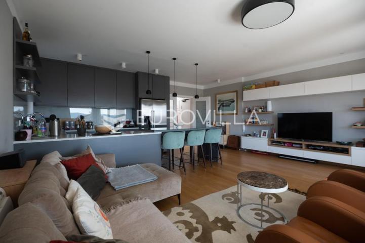 Zadar, Borik, luksuzan penthouse površine 137,26 m² s terasama na TOP lokaciji