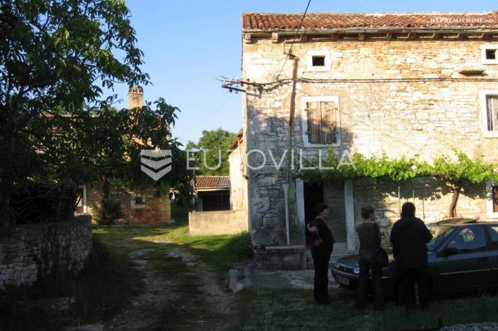 Istra, Šajini, kamena kuća sa šternom 166m2 za adaptaciju
