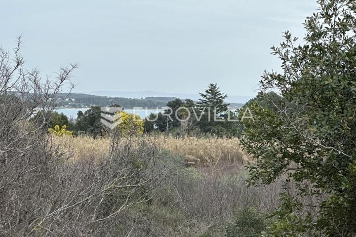 Istra, Premantura, građevinsko zemljište T2 zona 3020 m2  - 400 m od mora