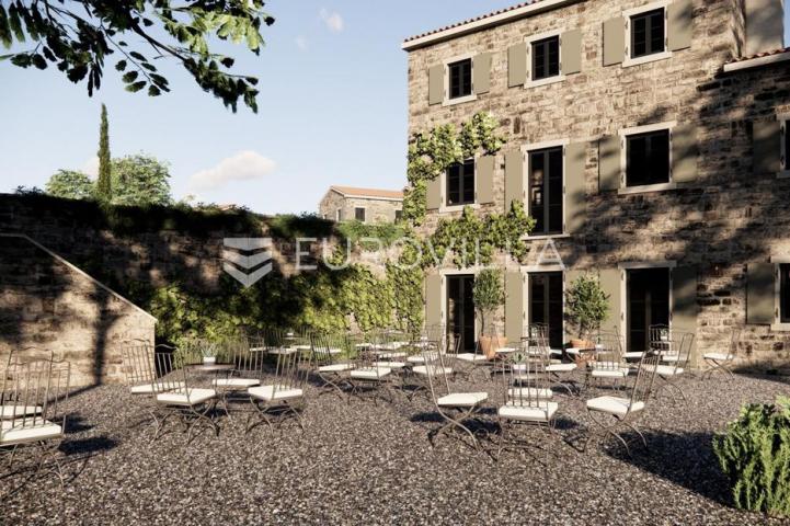 Istra, Momjan, autohtono istarska stancija za renovaciju