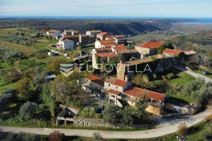 Istra, Momjan, autohtono istarska stancija za renovaciju