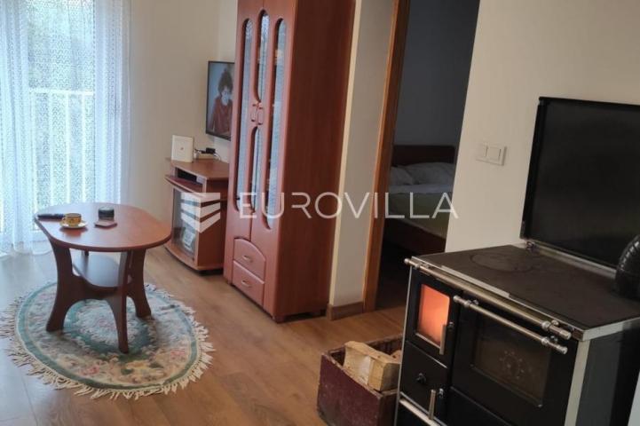 Saborsko, Lička Jesenica, kuća 280 m2, mirna lokacija