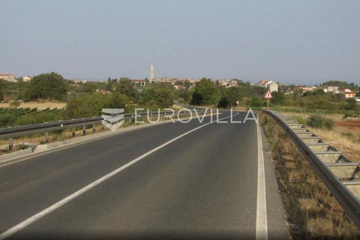 Istra, Vodnjan građevinsko zemljište 900 m2 u uređenom okruženju
