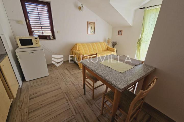 Hvar, Jelsa, stambeno poslovni kompleks idealan za investiciju 