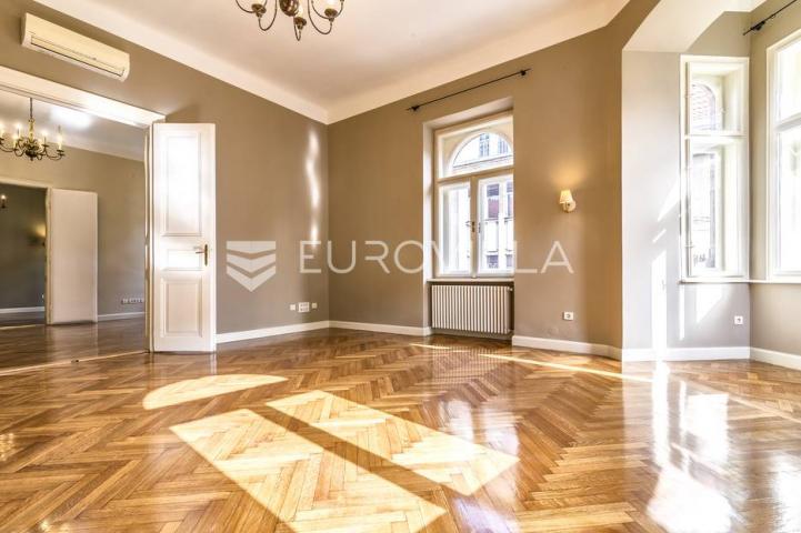 Petrinjska kraj Trga Bana Jelačića luksuzan stan 160m2