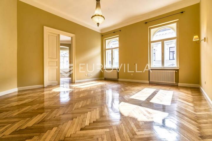 Petrinjska kraj Trga Bana Jelačića luksuzan stan 160m2