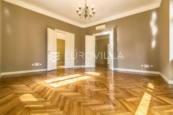 Petrinjska kraj Trga Bana Jelačića luksuzan stan 160m2