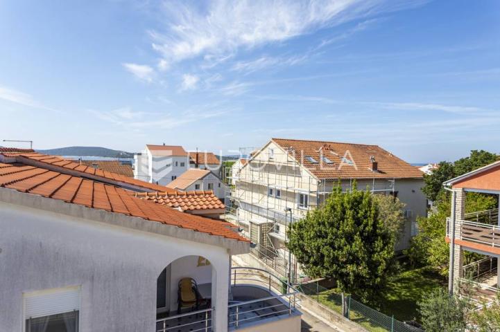  Vodice, trosoban stan s pogledom na more