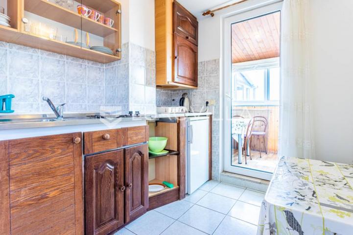  Vodice, trosoban stan s pogledom na more