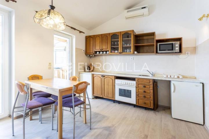  Vodice, trosoban stan s pogledom na more