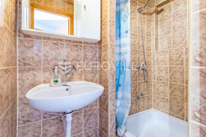  Vodice, trosoban stan s pogledom na more