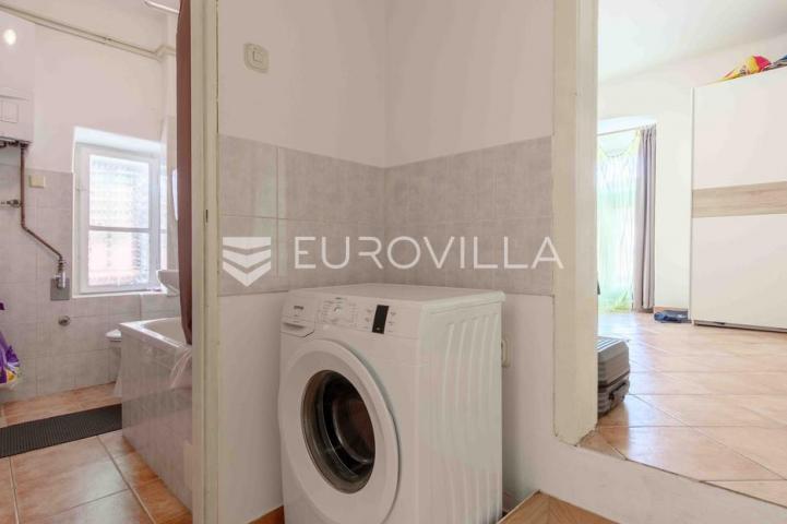 Istra, Pula, stan 48 m² u Šijani s dodatnom vrijednošću, dva poslovna prostora