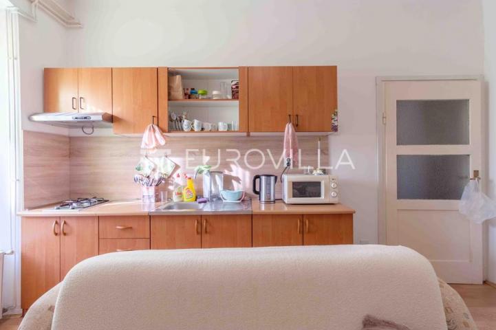 Istra, Pula, stan 48 m² u Šijani s dodatnom vrijednošću, dva poslovna prostora