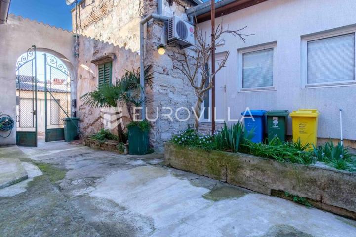 Istra, Pula, stan 48 m² u Šijani s dodatnom vrijednošću, dva poslovna prostora
