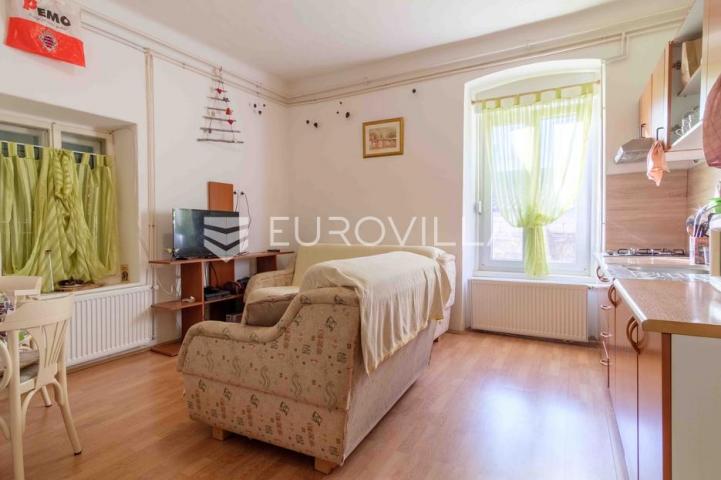 Istra, Pula, stan 48 m² u Šijani s dodatnom vrijednošću, dva poslovna prostora