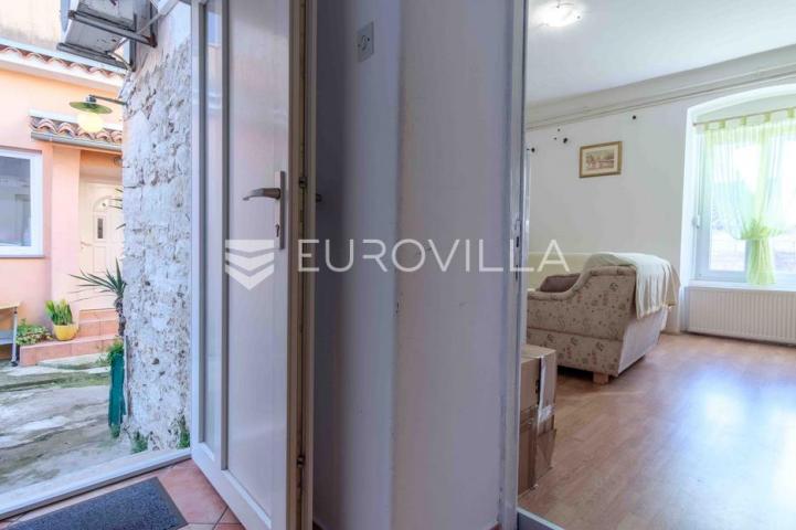 Istra, Pula, stan 48 m² u Šijani s dodatnom vrijednošću, dva poslovna prostora