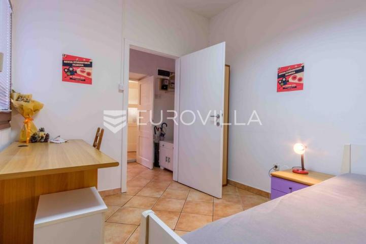 Istra, Pula, stan 48 m² u Šijani s dodatnom vrijednošću, dva poslovna prostora