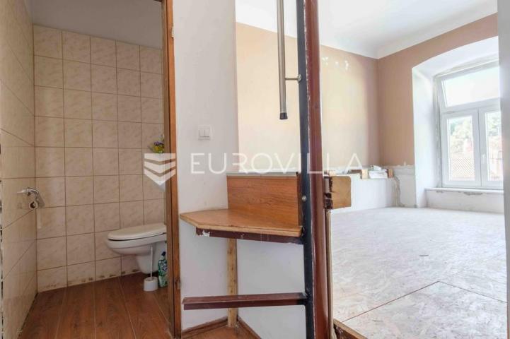 Istra, Pula, stan 48 m² u Šijani s dodatnom vrijednošću, dva poslovna prostora