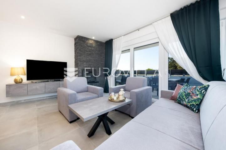 Istra, okolica Rovinja, predivan namješten dvosoban stan 85 m² 800m od mora
