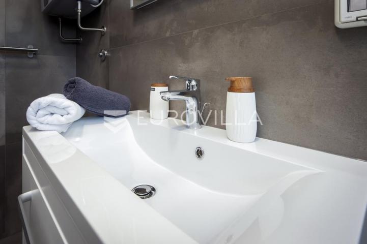 Istra, okolica Rovinja, predivan namješten dvosoban stan 85 m² 800m od mora
