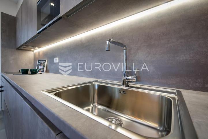 Istra, okolica Rovinja, predivan namješten dvosoban stan 85 m² 800m od mora
