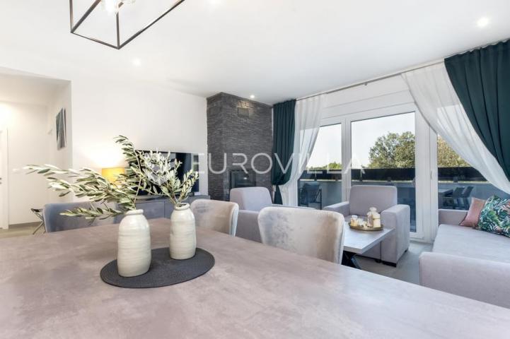 Istra, okolica Rovinja, predivan namješten dvosoban stan 85 m² 800m od mora