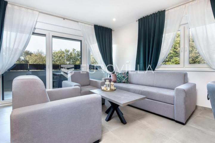 Istra, okolica Rovinja, predivan namješten dvosoban stan 85 m² 800m od mora