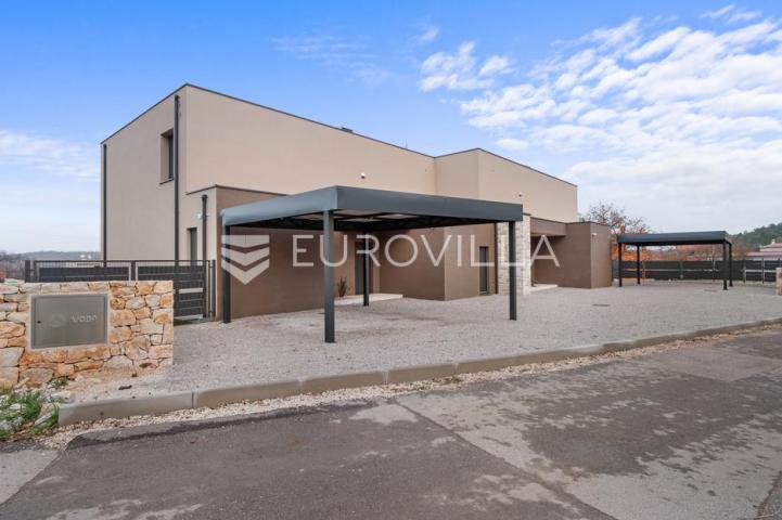 Istra, Rovinjsko Selo, jedinstvena katnica 250 m²