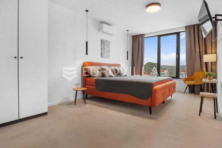 Istra, Rovinjsko Selo, jedinstvena katnica 250 m²