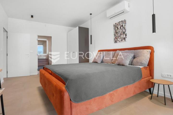 Istra, Rovinjsko Selo, jedinstvena katnica 250 m²