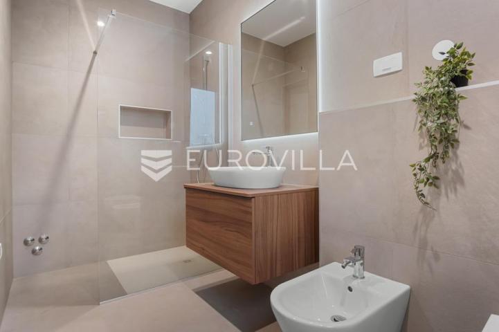 Istra, Rovinjsko Selo, jedinstvena katnica 250 m²