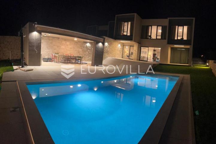 Istra, Rovinjsko Selo, jedinstvena katnica 250 m²