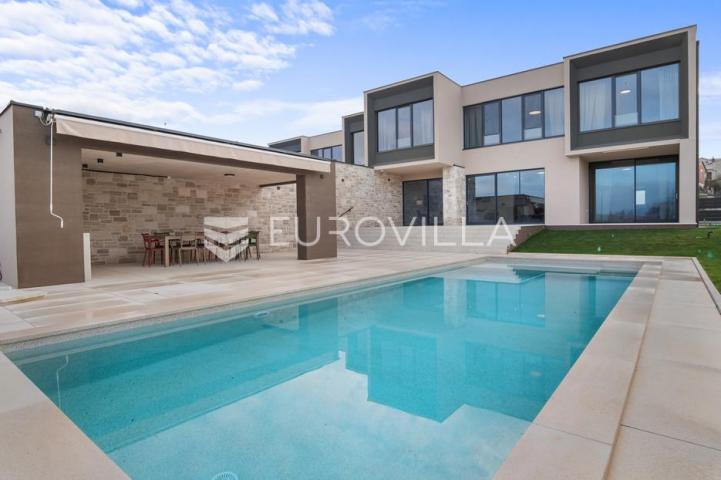 Istra, Rovinjsko Selo, jedinstvena katnica 250 m²