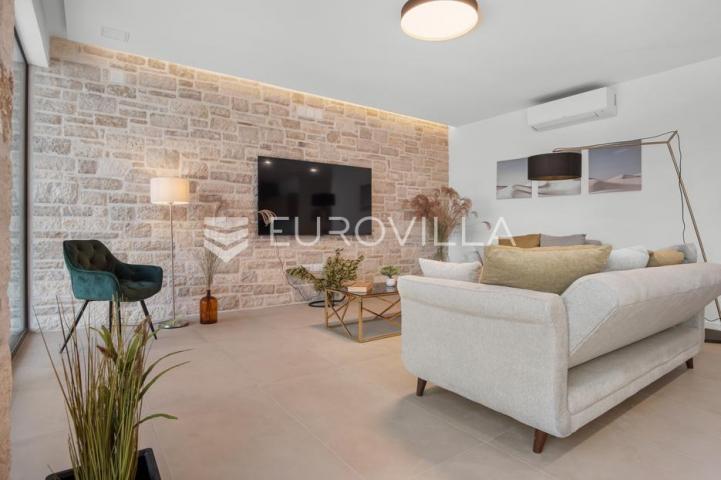 Istra, Rovinjsko Selo, jedinstvena katnica 250 m²