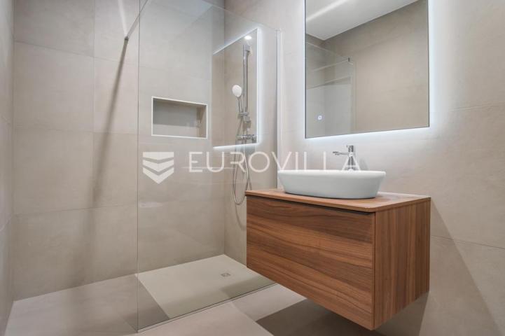 Istra, Rovinjsko Selo, jedinstvena katnica 250 m²