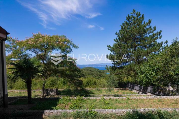 Otok Krk, Njivice, unikatna kamena vila 1. red do mora 300 m²