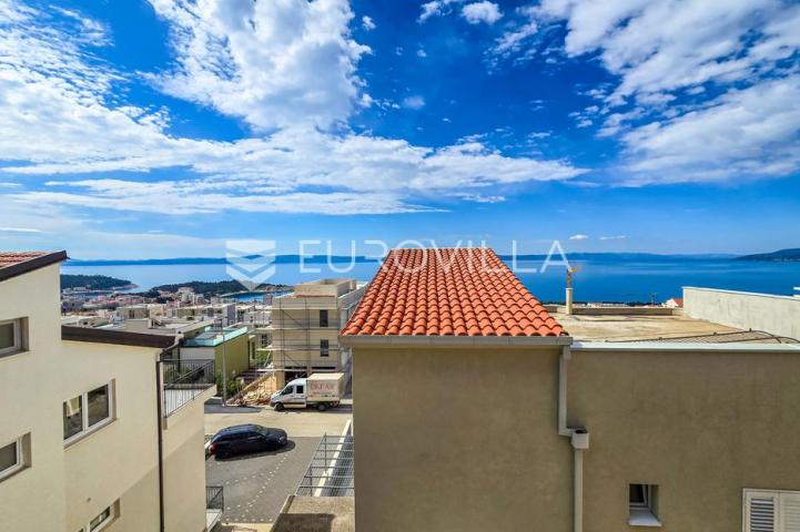 Makarska, dvosoban stan, novogradnja, prvi kat
