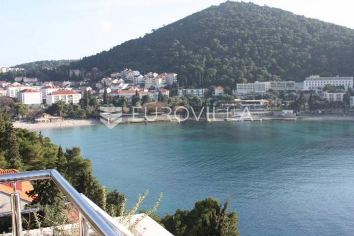 Dubrovnik, Lapad, zemljište 900m2 I red do mora 