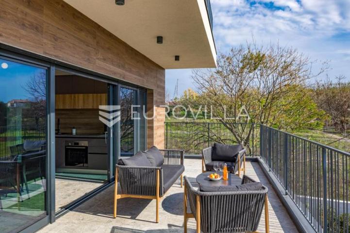Istra, Banjole, dvojna vila, prvi red do mora, 244 m² s pogledom na Marinu