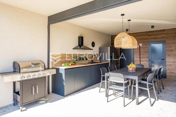 Istra, Banjole, dvojna vila, prvi red do mora, 244 m² s pogledom na Marinu